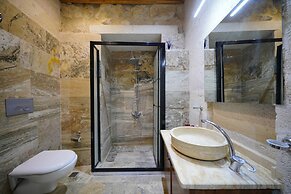 Emit Cave Hotel
