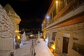Emit Cave Hotel