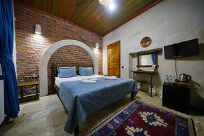 Emit Cave Hotel