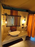Ashnil Mara Camp