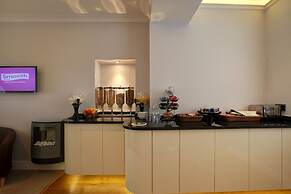 Farnham Hotel