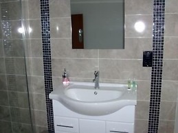 Farnham Hotel