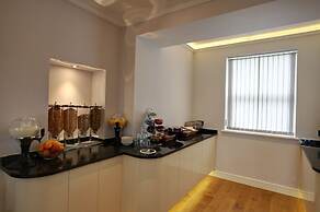 Farnham Hotel