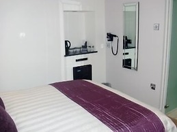 Farnham Hotel