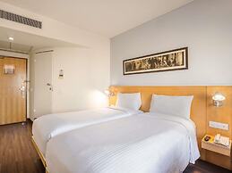 ibis Chennai City Centre Hotel