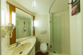 ibis Chennai City Centre Hotel