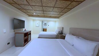 Whiterock Beach Hotel + Waterpark