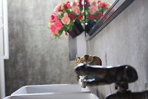 Beehive Phuket Old Town - Hostel