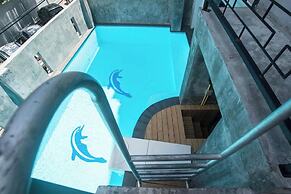 Beehive Phuket Old Town - Hostel
