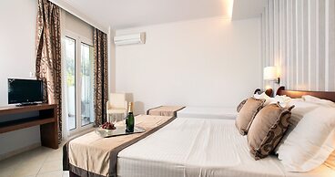 Electra Hotel