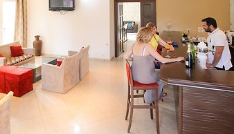 Electra Hotel