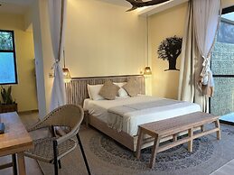 Ashnil Aruba Lodge