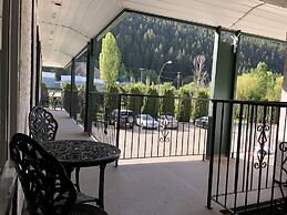 Chase Country Inn Motel