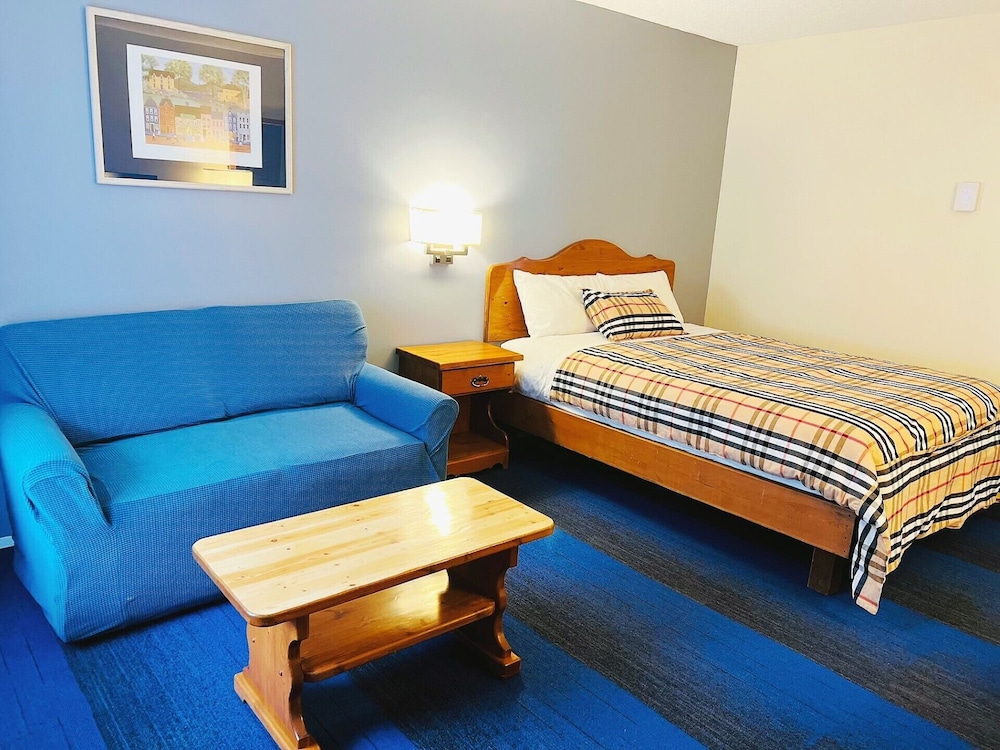 Chase Country Inn Motel
