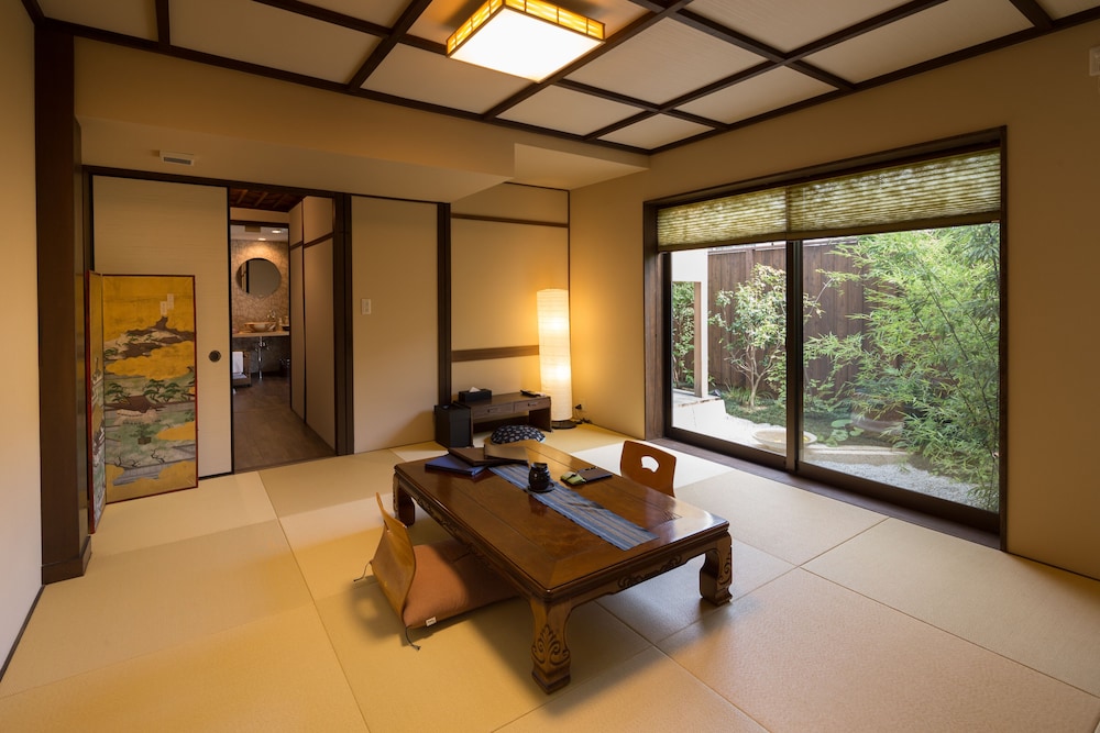 Nazuna Kyoto Nijo-jo