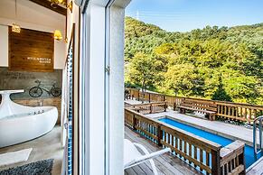 Hill & Falls House