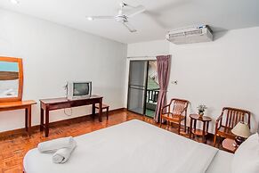 Sutus Court 4