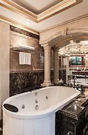 Army Hotel