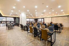 Hotel the May