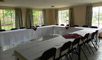 Palm Valley Lodge
