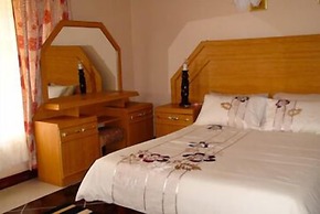 Palm Valley Lodge