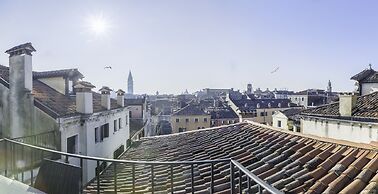 Accademia Charm Apartments by Wonderful Italy