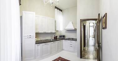 Accademia Charm Apartments by Wonderful Italy