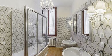 Accademia Charm Apartments by Wonderful Italy