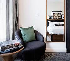 LondonHouse Chicago, Curio Collection by Hilton