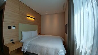 Acube Hotel