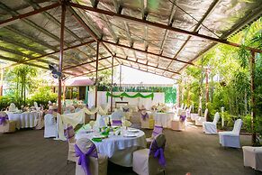 The Hideaway Hotel