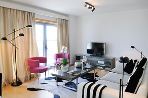 Panoramic Living