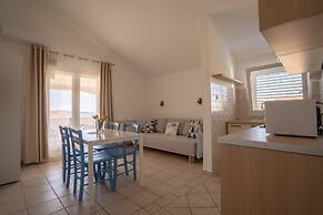 Apartments & Rooms Petra