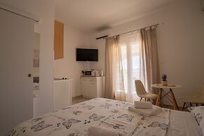 Apartments & Rooms Petra
