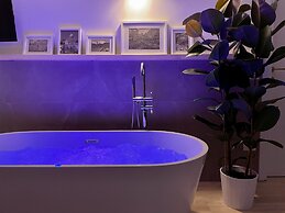 Le Coq Suites