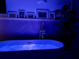Le Coq Suites