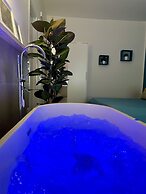 Le Coq Suites