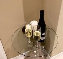 Le Coq Suites