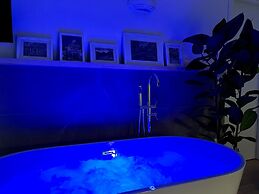 Le Coq Suites