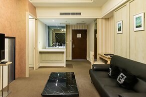 Renyi Lake Hotel