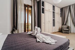 Holiday Gli Archi