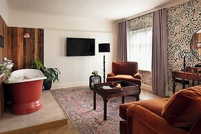 The Ashe Hotel