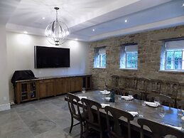 The Barracks Inn