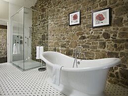 The Barracks Inn
