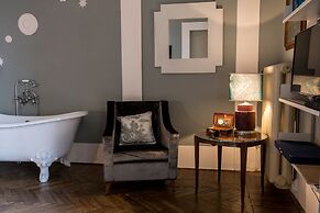 AdAstra Suites