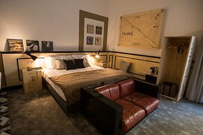 AdAstra Suites