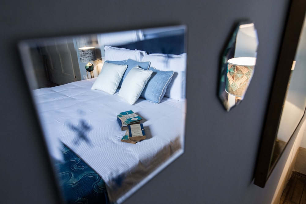 AdAstra Suites