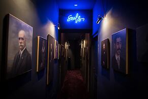 AdAstra Suites