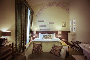 AdAstra Suites