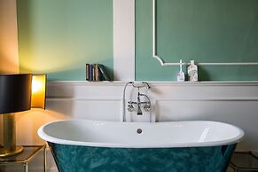 AdAstra Suites